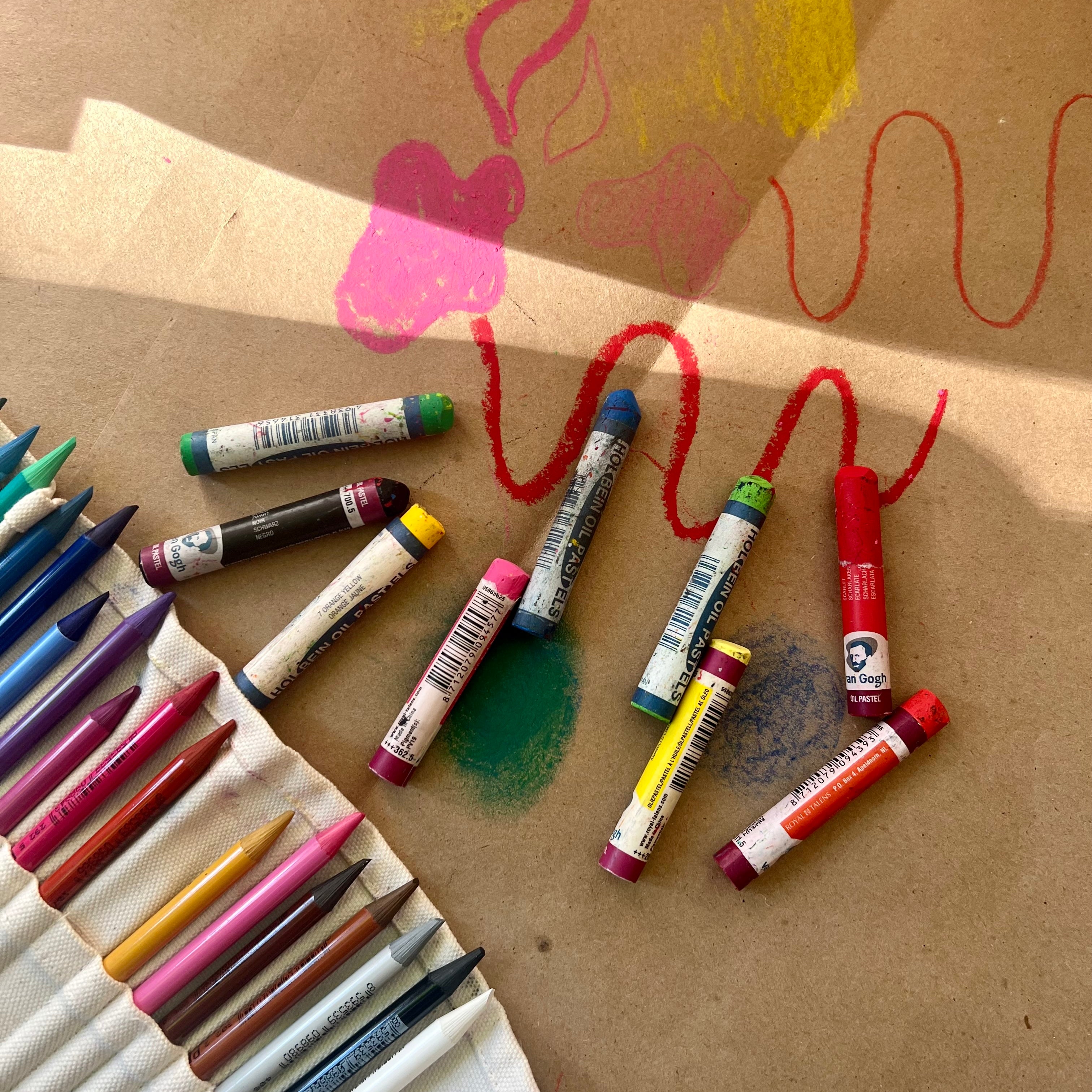 Colored Pencils vs Oil Pastels: All You need to know